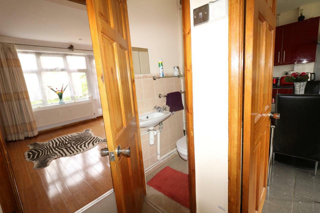 Abbey Private House With Lovely Garden * London