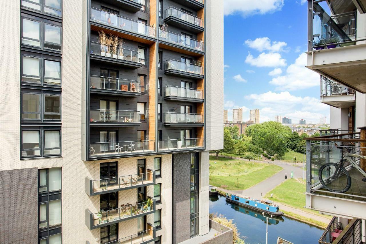 Beautiful, Secure, 2-bedroom Canal-side Apartment London