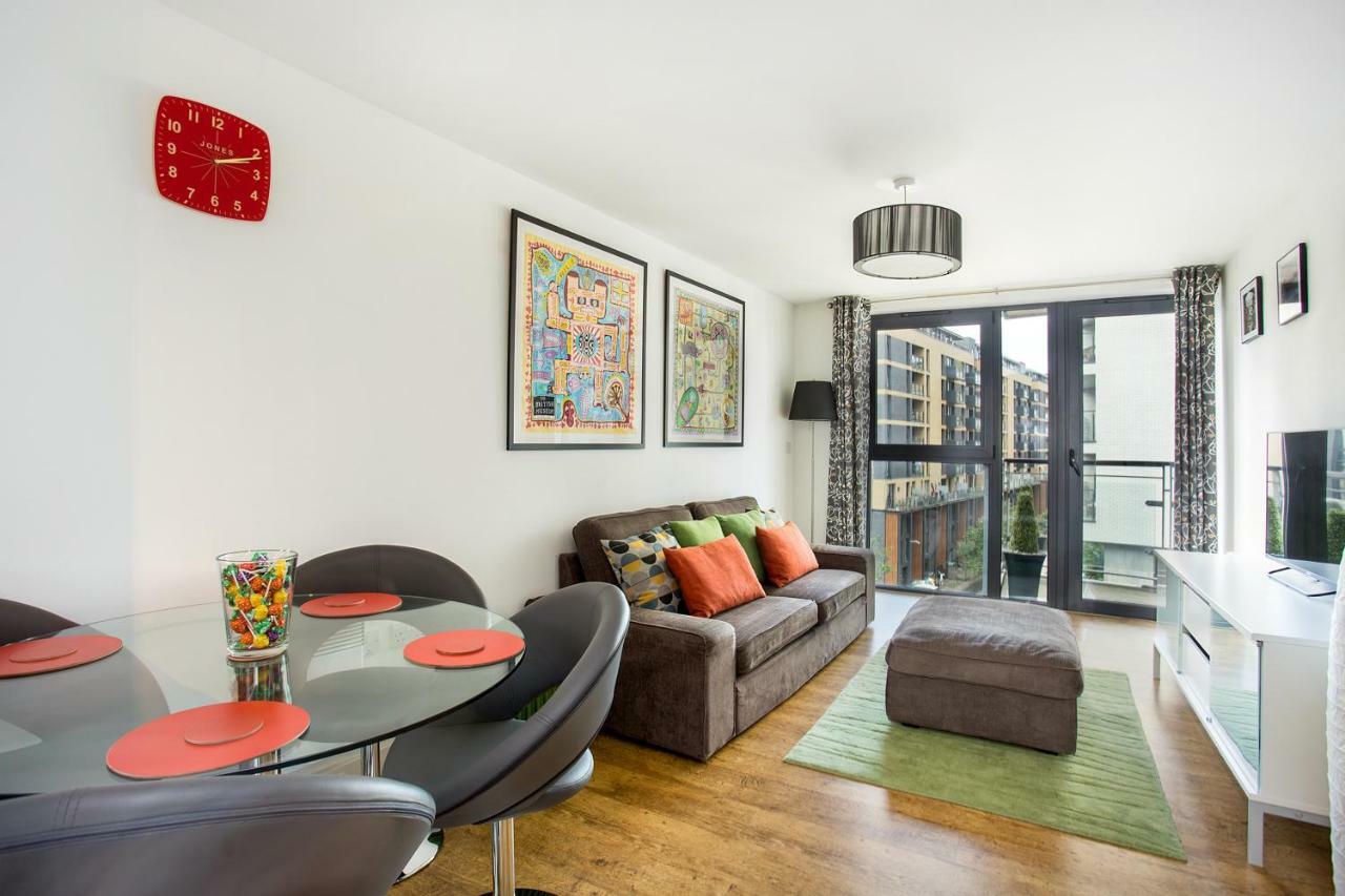 Beautiful, Secure, 2-bedroom Canal-side Apartment *