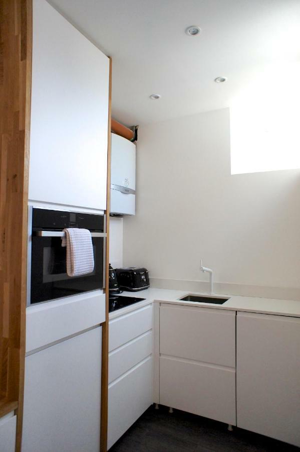 Shoreditch Place *