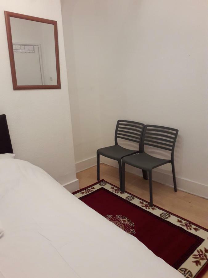 20 East Tenter Street *