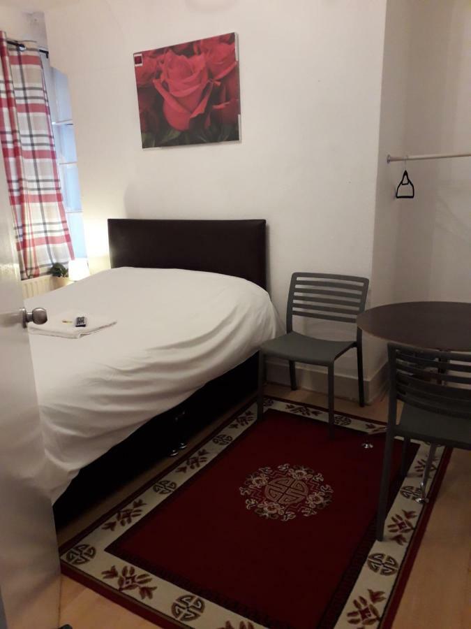 Gasthof 20 East Tenter Street *