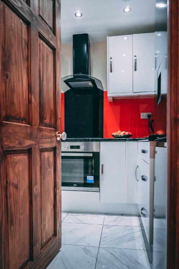 Quality Stay,2 Bed Near The Centre, 2min Walk From Metro Station Apartment London