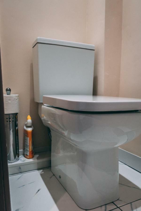 Quality Stay,2 Bed Near The Centre, 2min Walk From Metro Station London