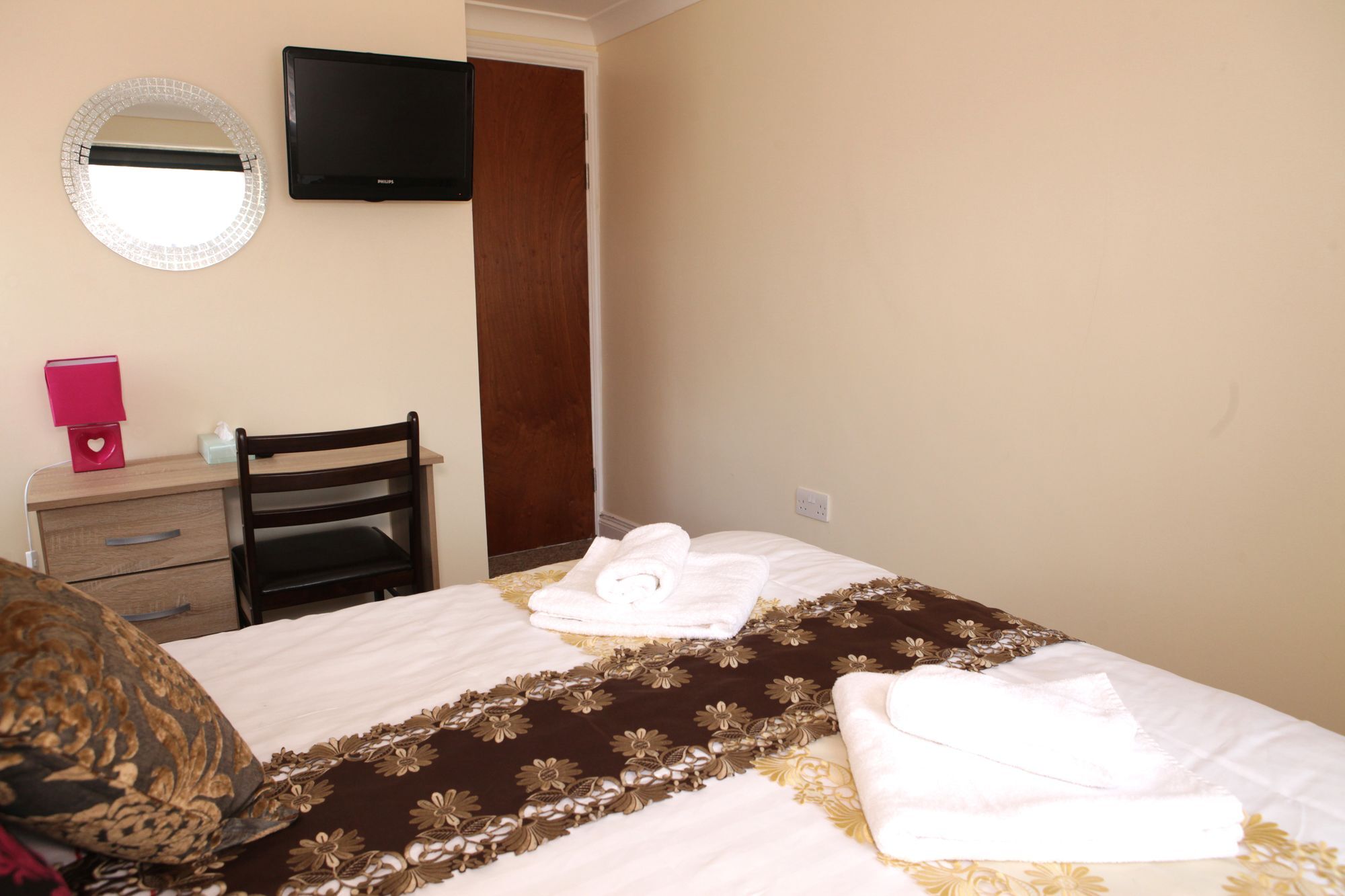 The Hub 3* London
