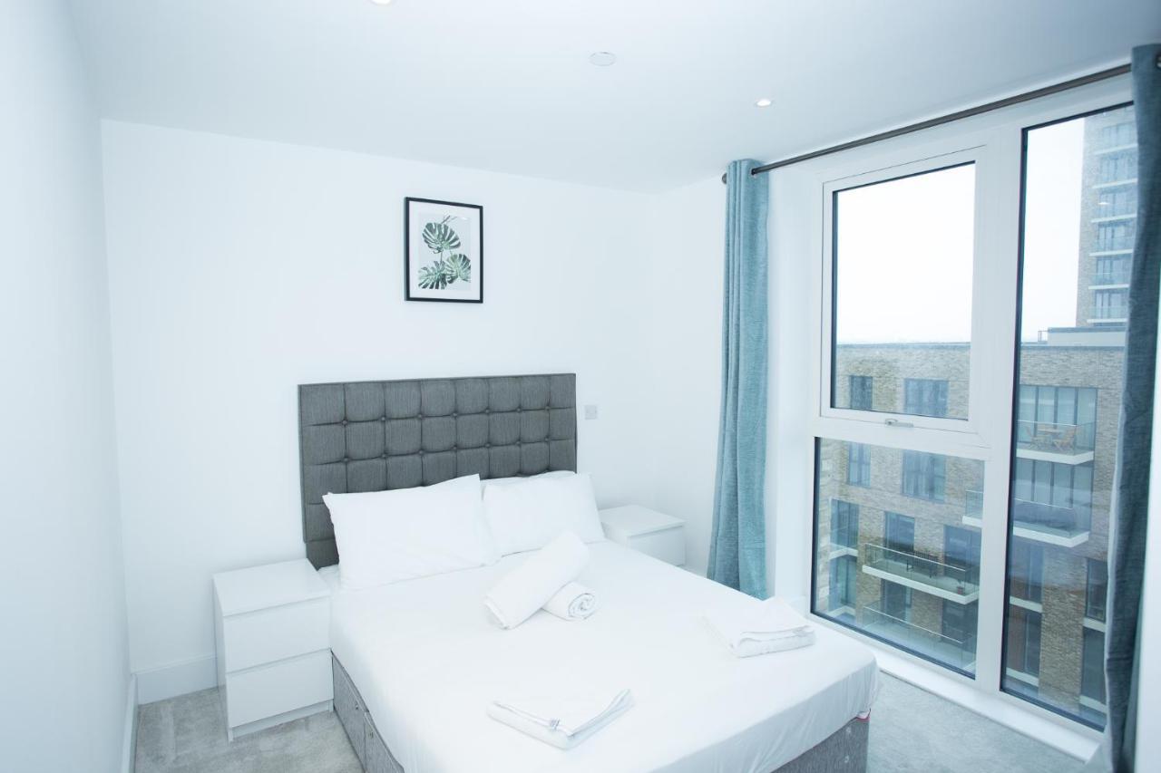 High View Two Bedroom In Woolwich Apartment