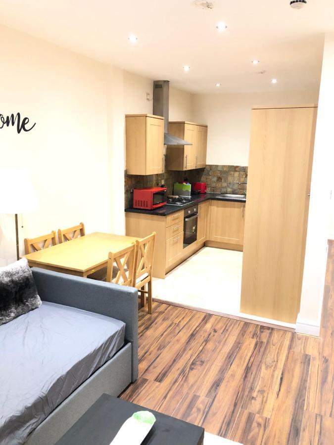 Apartamento Greater Holiday Let @ Hanwell Londres