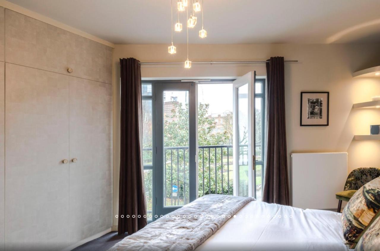 Neon Melody - Playful 2 Bedrooms By Bridge Londres