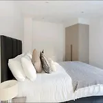 Deluxe Central London North Apartment