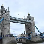 Grandeur IV Executive Apartment, Central London