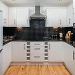 Oyo Home 126 Flat 1 21 Lower Marsh Waterloo