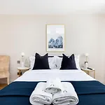Casa Charles In Mayfair