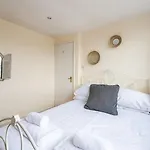 Panoramic Family Home In Maida Vale