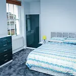 Camden Large 2 Bedroom Flat Guest House