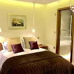 Stylish Large Cool 3 Bed 3 Bath Marylebone +Ac