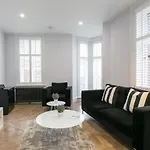 Urban Chic - Shaftesbury