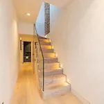 Joivy Stylish 1-Bed Loft Apartment Near Battersea Park, South London