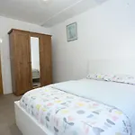 Bridge House Apartment