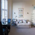 Modern 1 Bed Flat In Knightsbridge