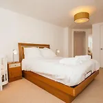 Bright Modern 2 Bed Garden Flat St Johns Wood