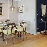 Beautiful 2 Bedroom 2 Bath Flat In South Kensington