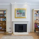 Beautiful 2 Bedroom 2 Bath Flat In South Kensington