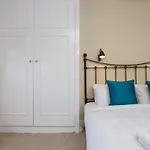 Quaint 2 Bedroom Flat - 9 Minutes Walk To Vauxhall Tube