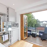 Lovely 1-Bed Apartment In London