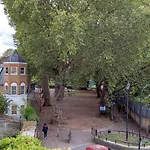 Lovely 1-Bed Apartment In London