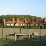 Modern Apartment In Hampstead For 4
