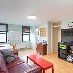 Pass The Keys Pimlico Apartment Minutes From Big Ben, And London Eye
