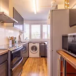 Pass The Keys Stylish 1-Bedroom Flat In Trendy West Kensington
