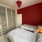 3 Bed Apartment In Colliers Wood
