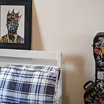Beautifully Decorated Contemporary 2 Bedroom Flat