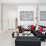 Oxford Street 2 Bed Apartment