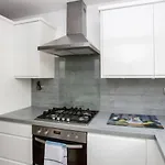 Spacious 3 Bedroom Apartment With Large Balcony