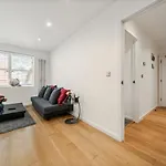 Camberwell Modern Deluxe 1 Bedroom Apartment London