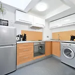 Soho, Piccadilly & Chinatown - Two Bedroom & Two Double Beds Apartment