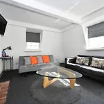 Soho, Piccadilly & Chinatown - Two Bedroom & Two Double Beds Apartment
