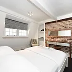 Soho, Piccadilly & Chinatown - Two Bedroom & Two Double Beds Apartment