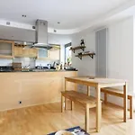 Peaceful Modern 2 Bedroom Flat With Water Views