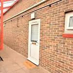 Spacious 2Bedroom Condo With Patio By Excel Centre