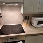 Spacious & Central London Park Ground Floor Flat