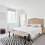 Luxury 1-Bedroom Apartment In Marylebone