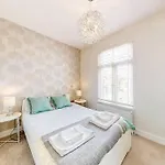 Stylish 2Bed2Bath Flat 4Min From Tube Station