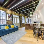 The Hay Stables - Stones Throw To Oxford Street