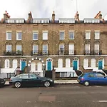 Franks Pied-A-Terre In London-Quiet,Bright,Central