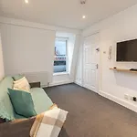 Modern Studio Flat With Balcony On The King\'S Road In Chelsea, London