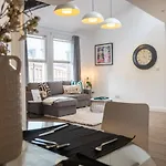 Perfect For Business & Corporate Stays - Three Bed With City View Shoreditch