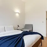 Beautiful 1 Bedroom Apartment In Shepherd\'S Bush